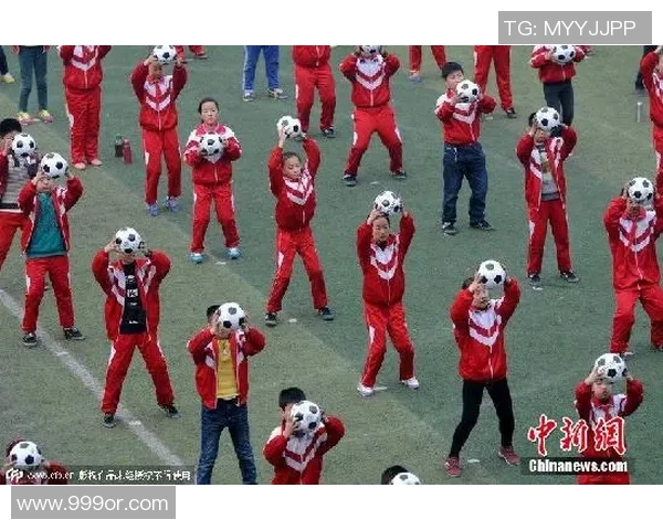 奥奇奇足球引领青少年运动热潮助力健康成长与团队精神培养